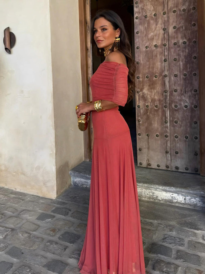 Vestido elegante de mujer, corte maxi y fluido. Perfecto para galas y celebraciones.