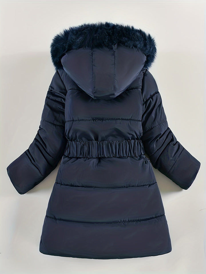 Parka de invierno para niña, diseño elegante y cálido. Ropa infantil de moda para el frío.