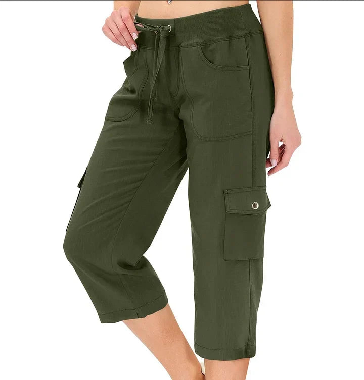 Capri deportivo y casual de mujer. Diseño de cintura alta, cómodo y con bolsillos. Versátil.