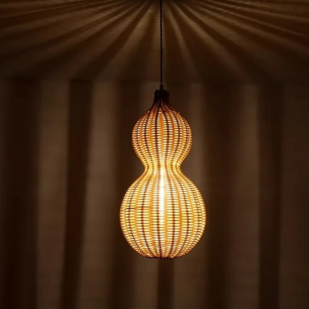 Lámpara artesanal tejida para iluminación de terrazas, resistente al agua IP65 y duradera.