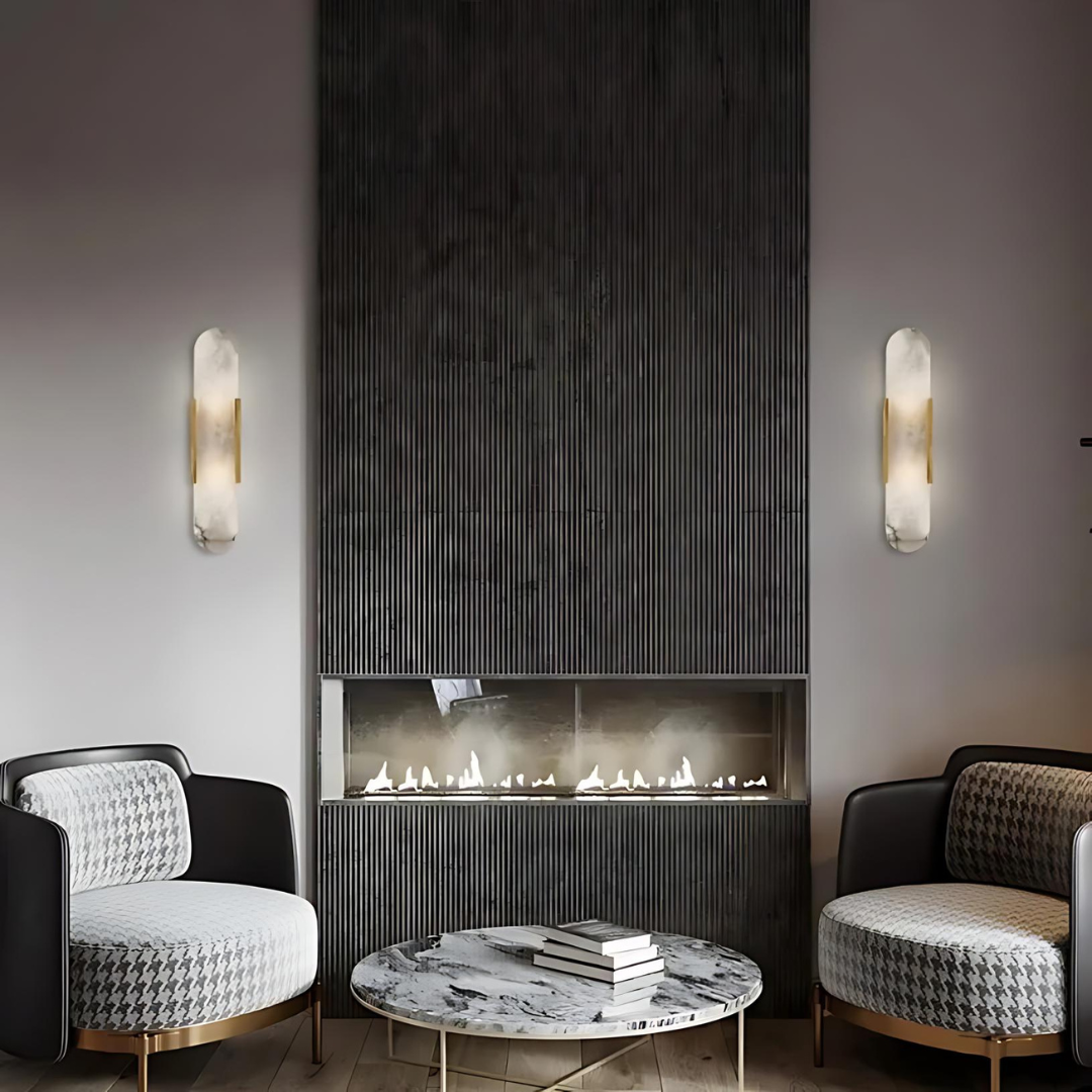 Elegante aplique de pared, mezcla de mármol natural y metal negro, para un toque de lujo en su hogar.