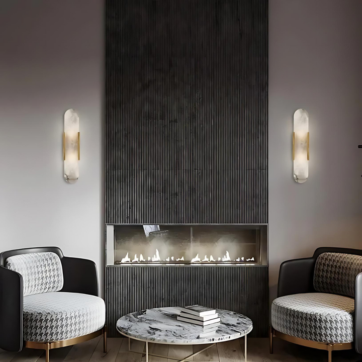 Elegante aplique de pared, mezcla de mármol natural y metal negro, para un toque de lujo en su hogar.