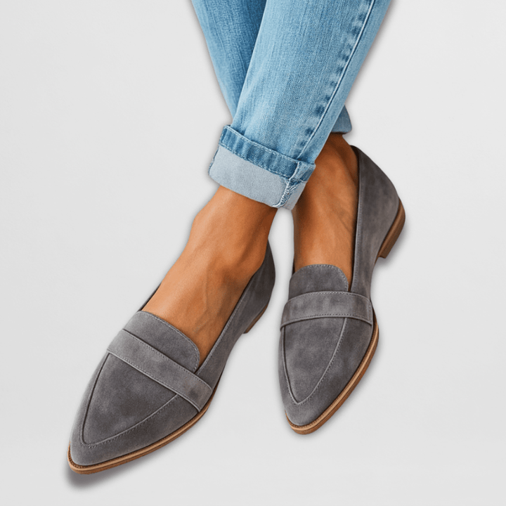 Zapatos planos de mujer, mocasines ergonómicos que ofrecen comodidad y estilo casual. Perfectos para paseos de verano.