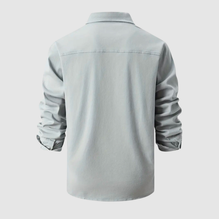 Camisa de hombre utility, manga larga abotonada. Estilo versátil para moda masculina y look diario.