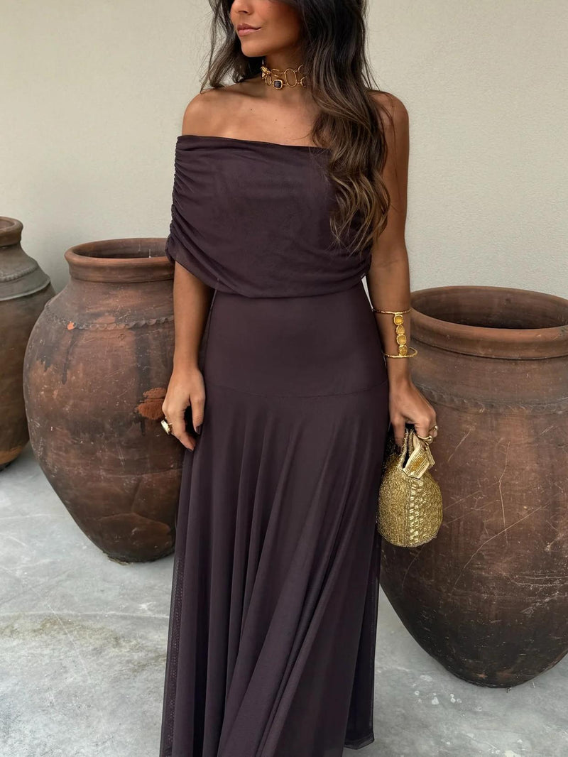 Vestido maxi de mujer, silueta fluida y elegante. Ideal para un evento formal o gala.