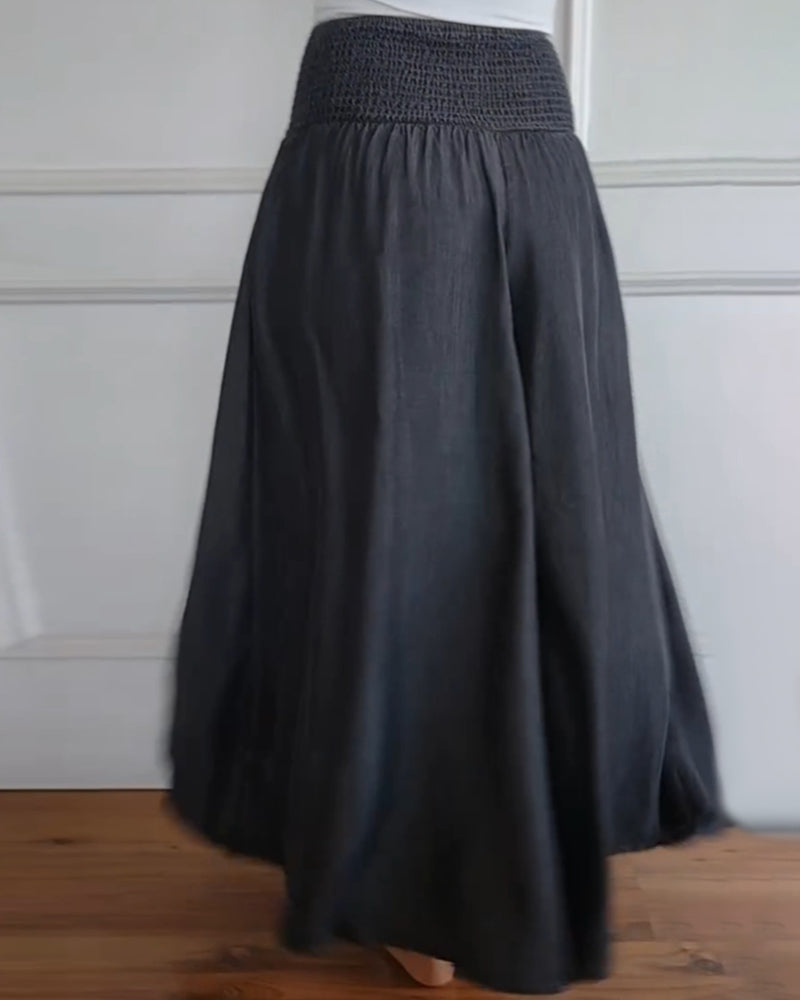 Pantalón azul de mujer con cintura elástica. Pierna ancha. Ideal para looks casuales o elegantes de verano.