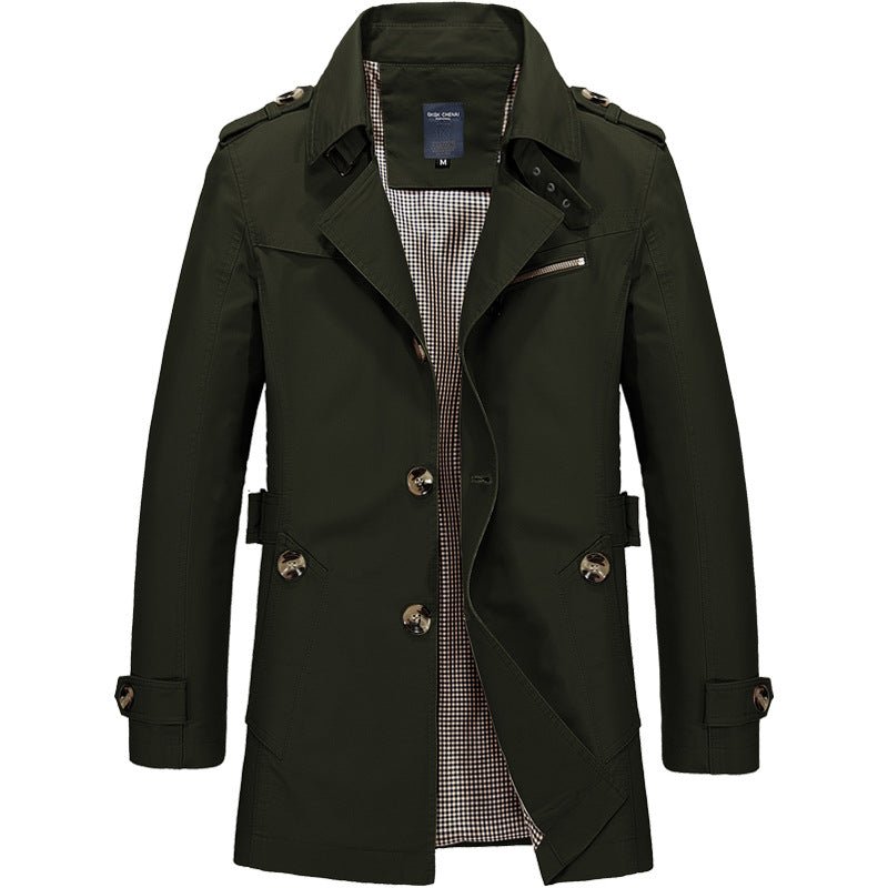 Hombre usando cortavientos ejecutivo moderno, ideal para looks casuales o formales en primavera-otoño.