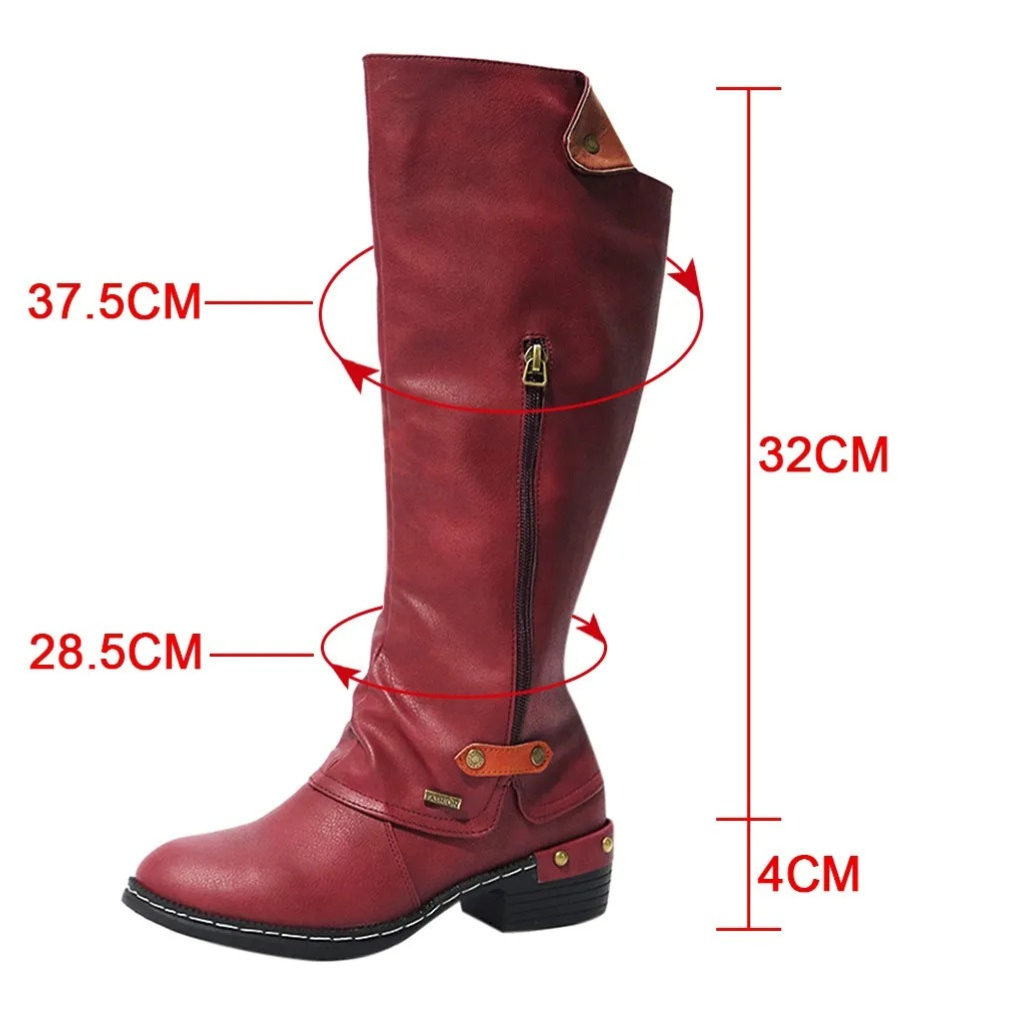 Par de botas altas ligeras de mujer. Confortables y elegantes, con atractivo botón metálico en el lateral.