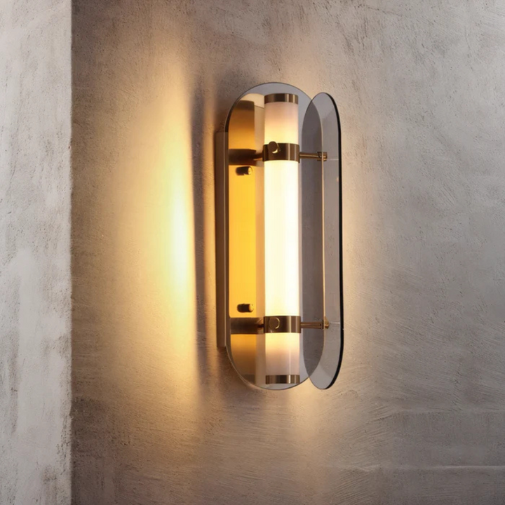 Aplique de pared LED de vidrio. Diseño moderno para crear un ambiente cálido y acogedor en tu salón o dormitorio.