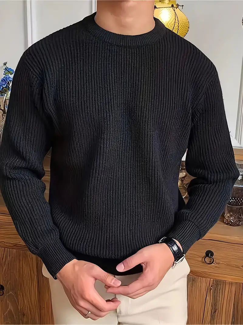 Suéter de punto grueso para hombre, cuello redondo. Confortable y de moda masculina, perfecto para días fríos.