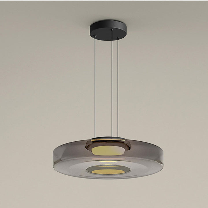 Decoración hogar con lámpara de techo, estilo Bauhaus y diseño contemporáneo.