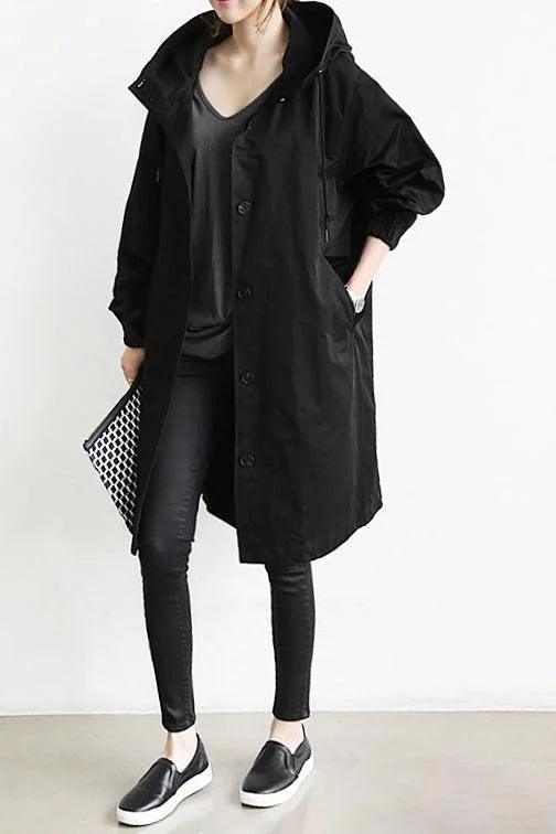 Cómodo trench coat impermeable oversize, la chaqueta perfecta para mujer en entretiempo con mucho estilo.