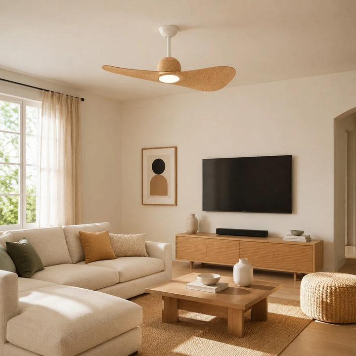 Elegante ventilador de techo LED con luz ajustable. Silencioso y perfecto para cualquier hogar.