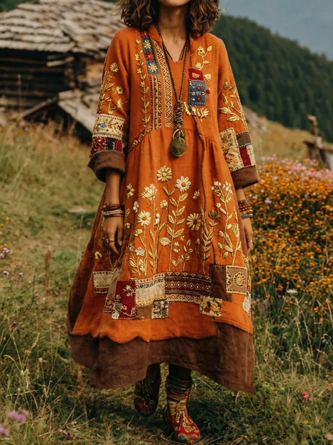 Vestido bohemio de mujer, largo con bordados y patchwork, de algodón y lino, perfecto para el verano.