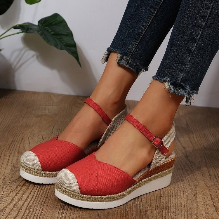 Sandalias de cuña para mujer con hebilla, punta cerrada, ideales para moda femenina de verano.