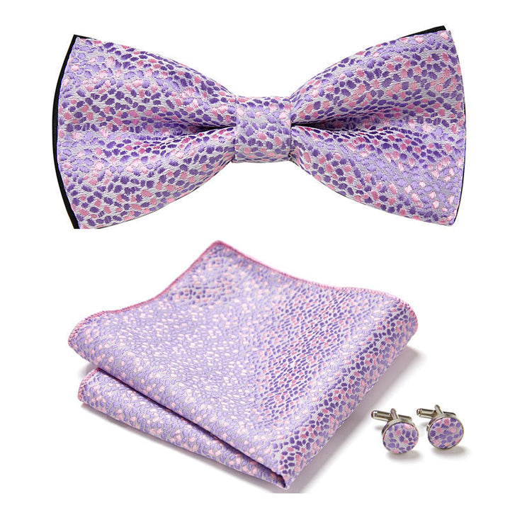 Conjunto floral para hombres: pajarita, pañuelo y gemelos, ideal para ocasiones. [[lstfy-media:19]]
