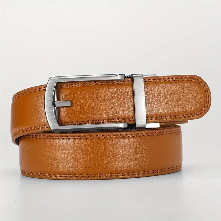 Cinturón de cuero de hombre, un accesorio de moda masculina que destaca por su calidad y estilo atemporal.