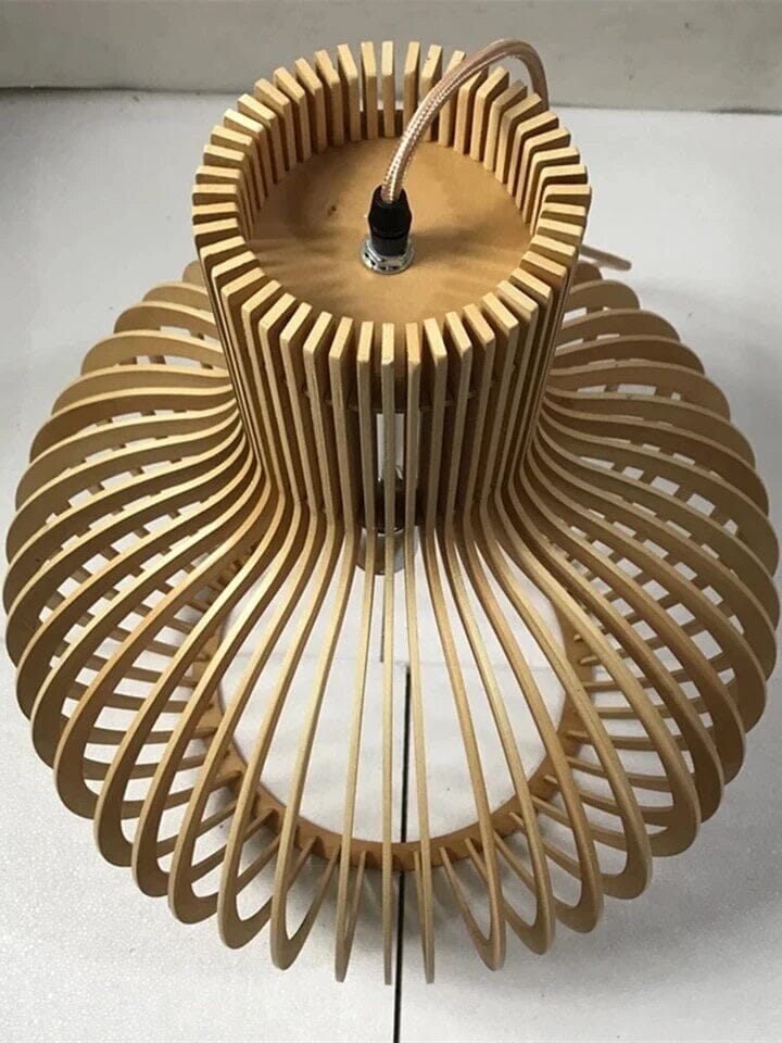 Diseño rústico: lámpara de bambú para comedor, con cordón ajustable y luz cálida.