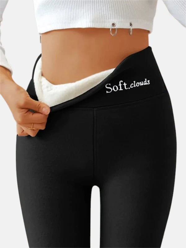Pantalón de mujer resistente al agua y viento, con forro polar para protegerte en invierno.