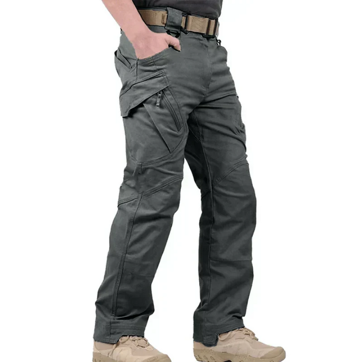 Pantalones resistentes y flexibles para hombre, aptos para aventura y trekking.