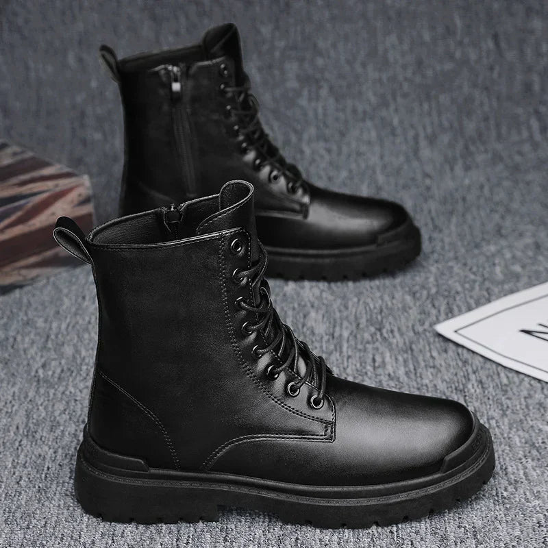 Botas altas elegantes para hombre en cuero negro, ideal para invierno. Ofrecen confort y estilo duradero, con suela antideslizante.