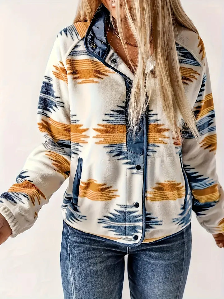 Cárdigan de mujer con botones. Prenda de moda abrigadora, ideal para comodidad y estilo en el día a día.