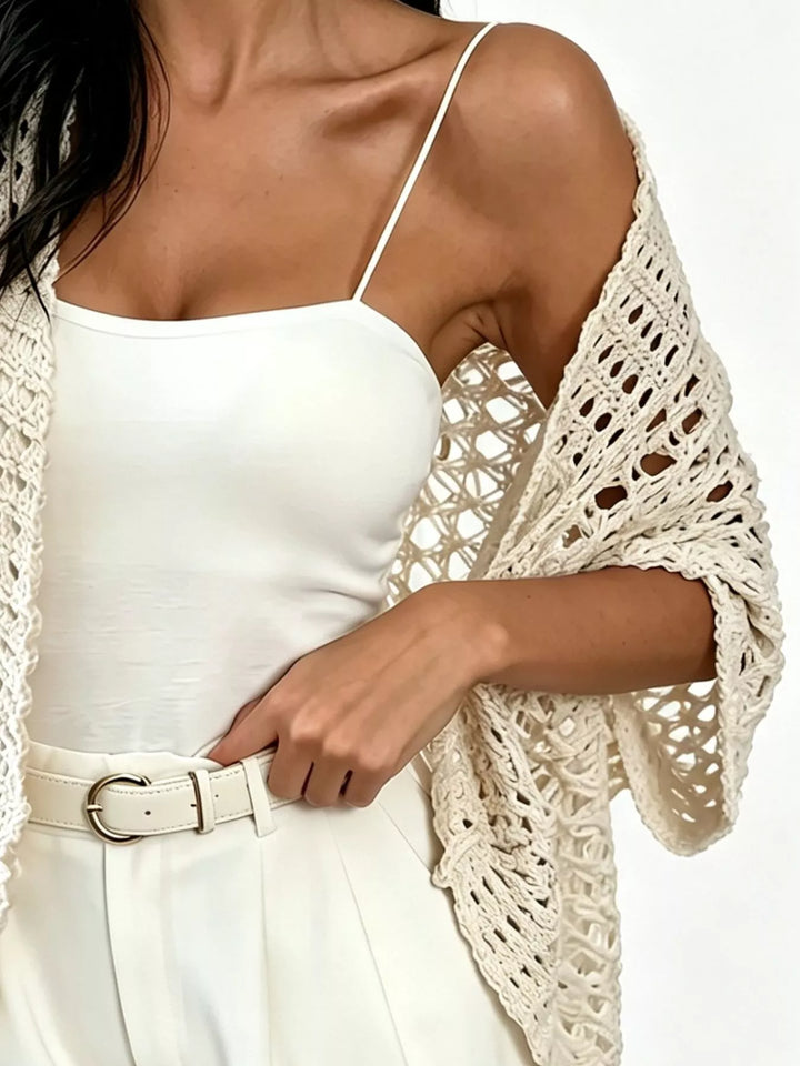 Capa de crochet femenina, estilo bohemio elegante para primavera. Cárdigan abierto, tejido ligero.