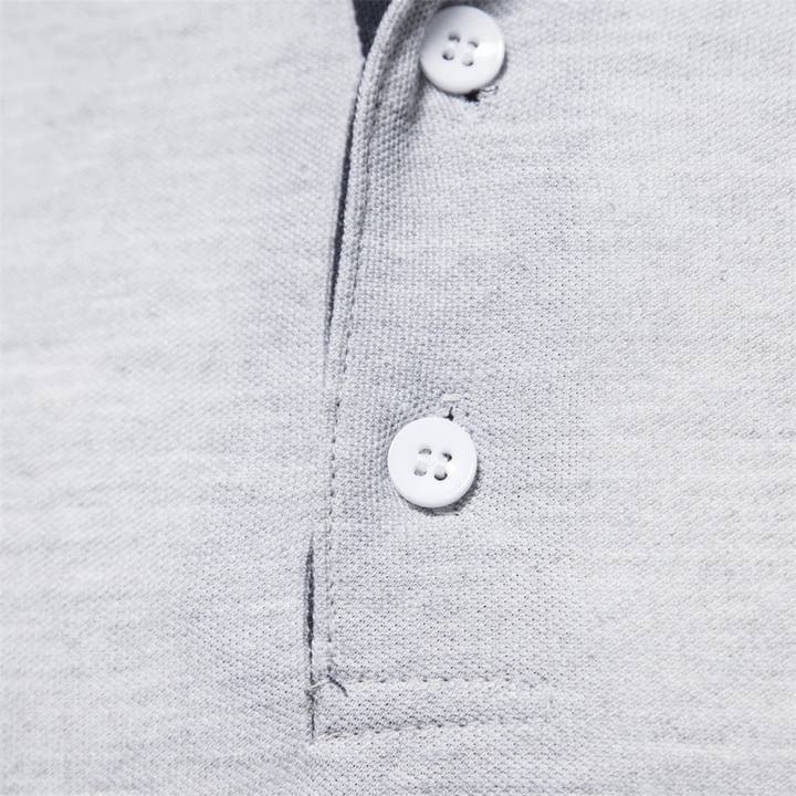 Polo de hombre versátil con manga larga y ajuste entallado, perfecto para el look de invierno.