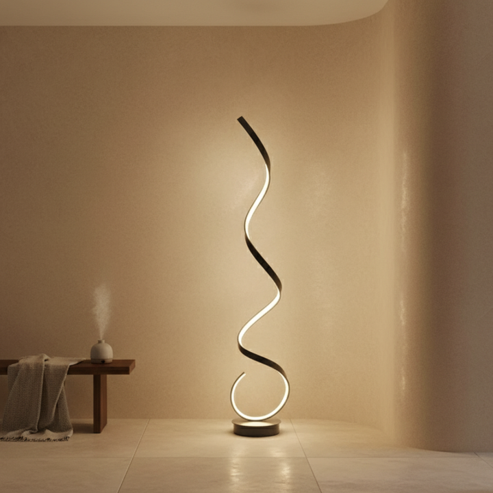 Lámpara de pie LED espiral moderna, regulable para sala de estar con luz ambiente.