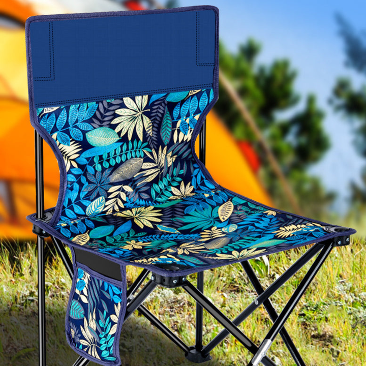 Silla escandinava plegable, ideal para balcón y terraza. Un toque de estilo a tu espacio.