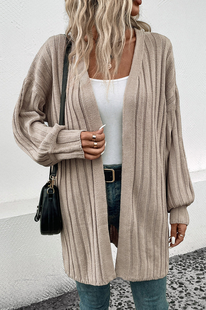 Cárdigan de punto mujer con bolsillos, diseño abierto caqui, perfecto para un look casual y cómodo de otoño.