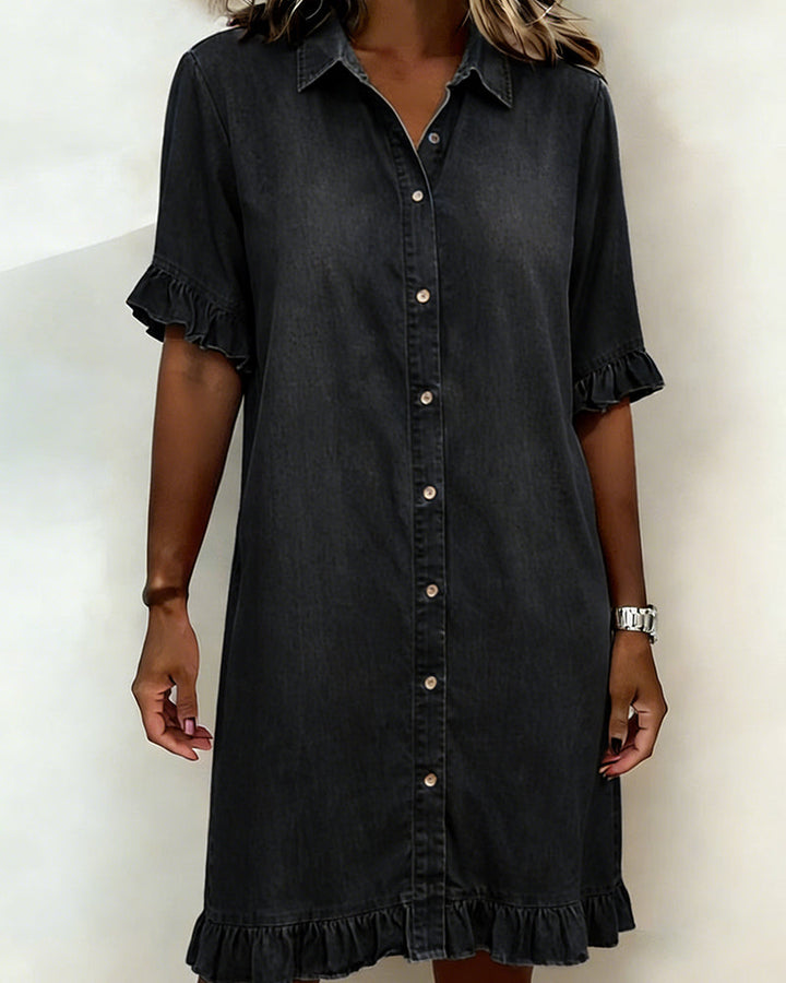 Vestido casual de mujer con botones y volantes. Combina estilo chic y comodidad para la moda de primavera-verano.