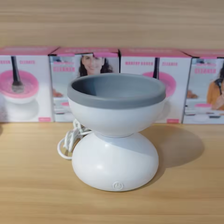 Limpiador de brochas de maquillaje eléctrico. Herramienta de belleza para mujeres, esencial en la limpieza y cuidado facial.