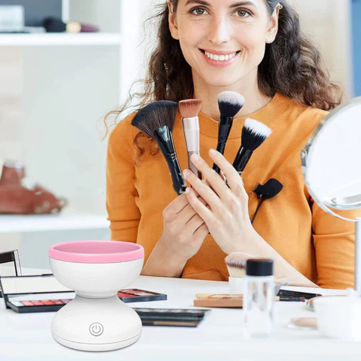 Limpiador eléctrico de brochas de maquillaje para mujeres, ideal para limpieza rápida y profunda de herramientas.