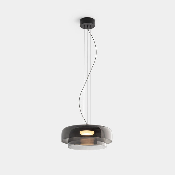 Lámpara colgante moderna de cristal y metal para techo. Iluminación nórdica y diseño escandinavo.