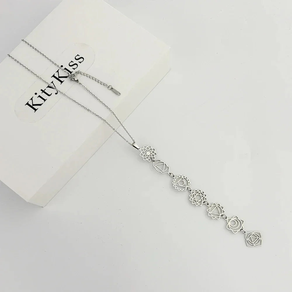 Amuleto de moda: Collar 7 Chakras para mujer en acero inoxidable, joya espiritual duradera.