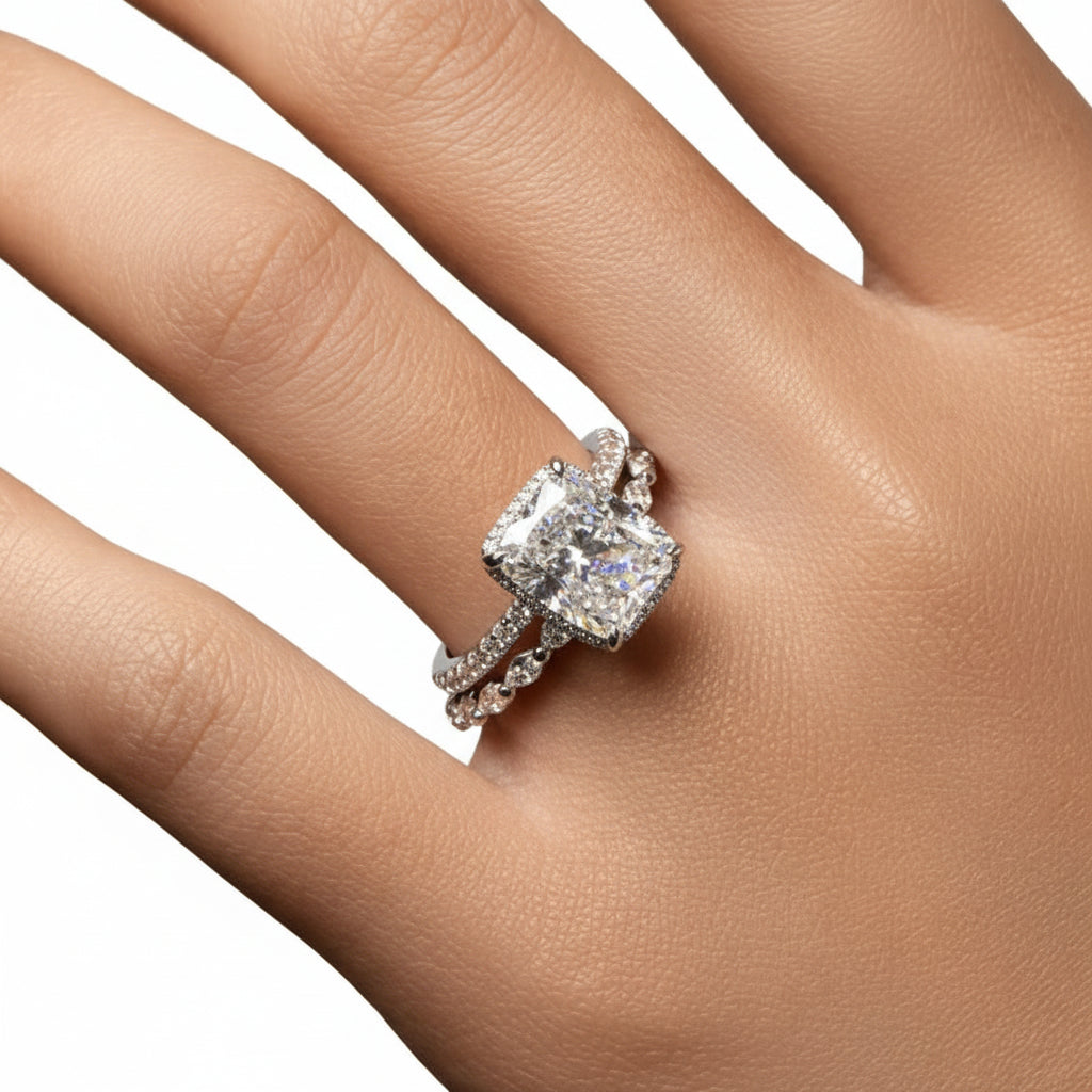 Anillo geométrico minimalista de plata esterlina ajustable, acentúa tu estilo con esta joya femenina.