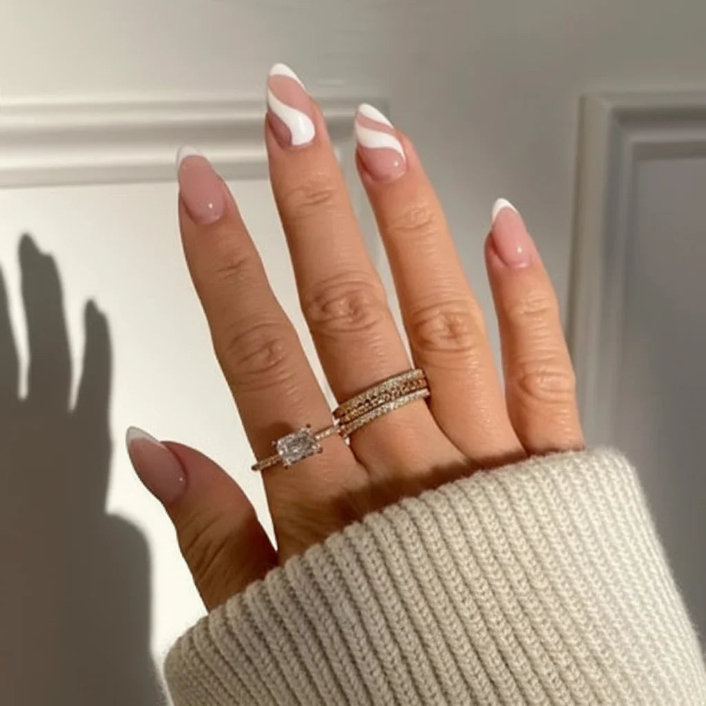 Regalo para ella: anillo geométrico de plata y oro apilable, joyería fina con circonita.