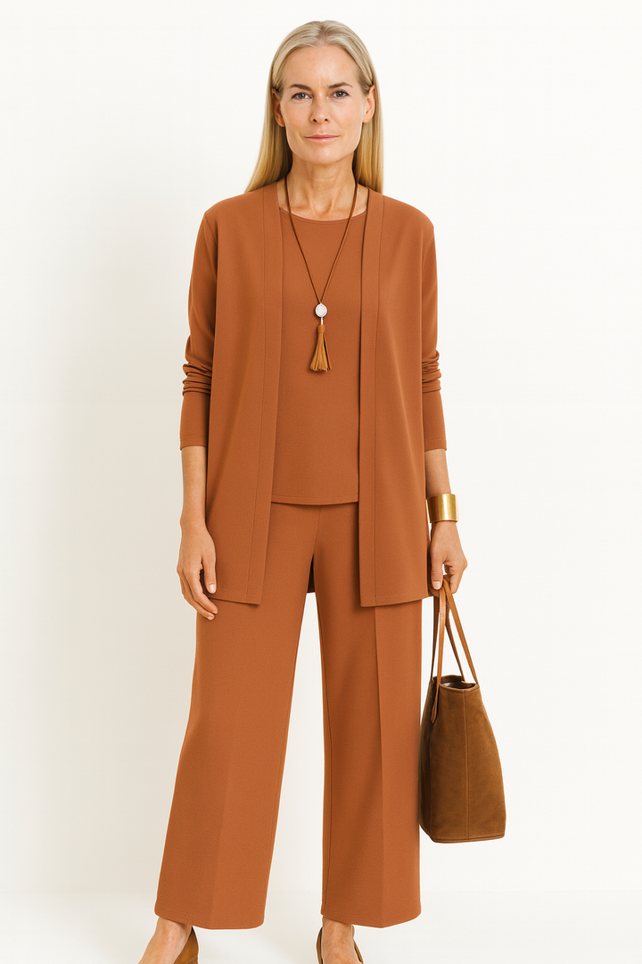 Pantalón ancho y cárdigan, conjunto de mujer de dos piezas. Estilo cómodo y moderno para verano.