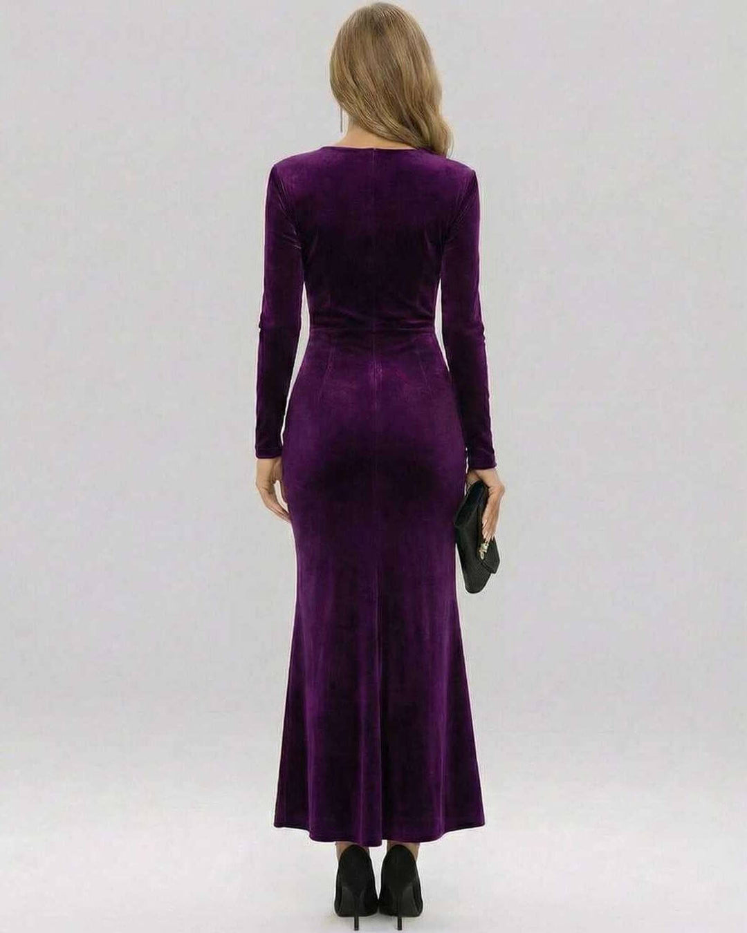 Vestido maxi blanco de noche con escote V y mangas largas, ajustado y elegante para mujer.