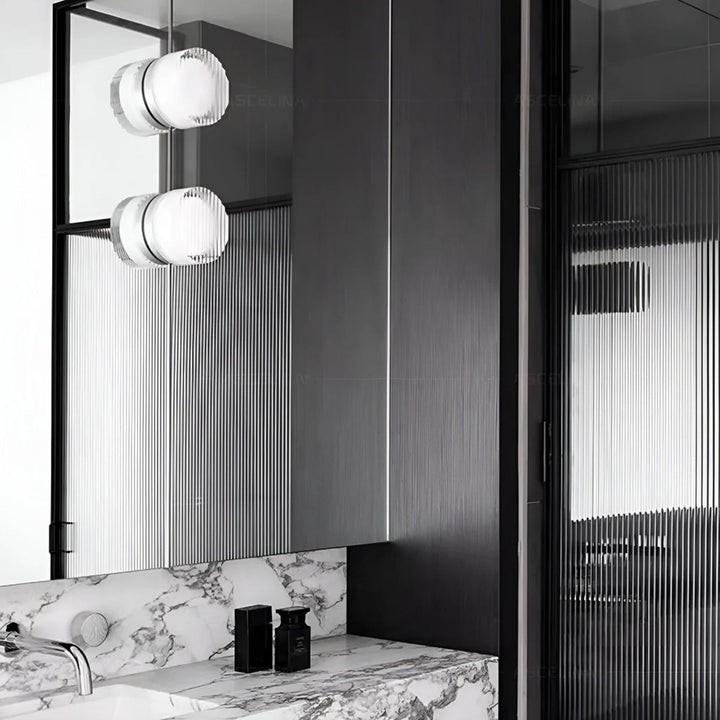 Lámpara de pared LED redonda. Aporta un estilo luminoso y moderno a la decoración de tu dormitorio.