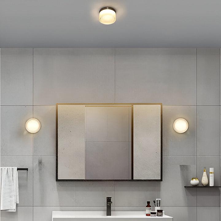 Lámpara de pared LED redonda decorativa. Perfecta para un estilo moderno, crea luz cálida en cualquier espacio.
