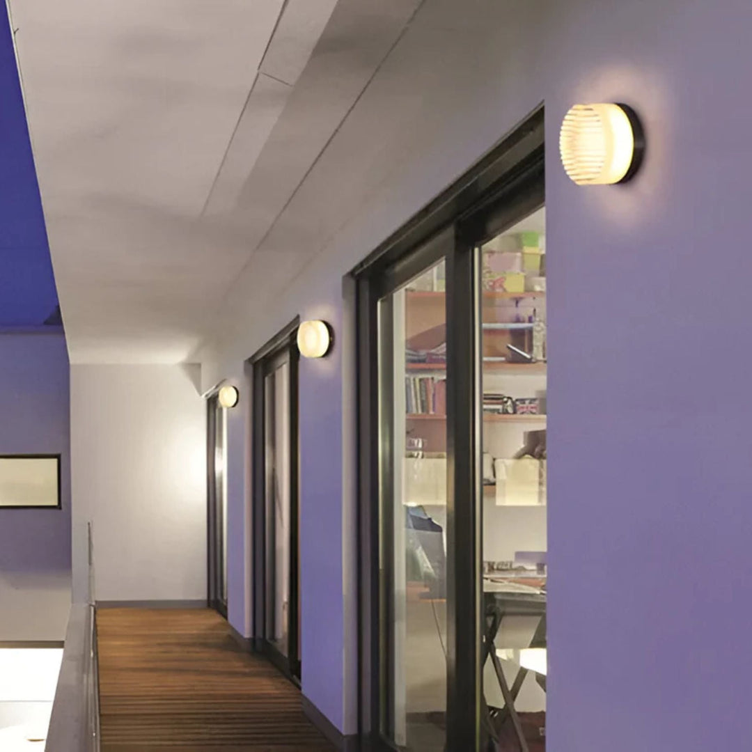 Iluminación LED de pared redonda. Un aplique moderno que realza la estética y el ambiente de tu hogar.