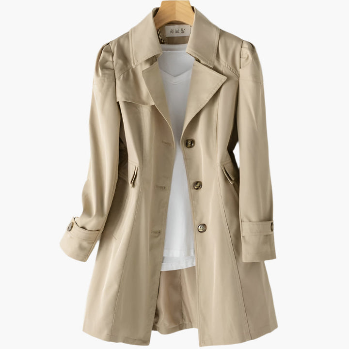 Gabardina mujer entallada con solapa grande y botones. Abrigo clásico de entretiempo, estilo sofisticado y chic.
