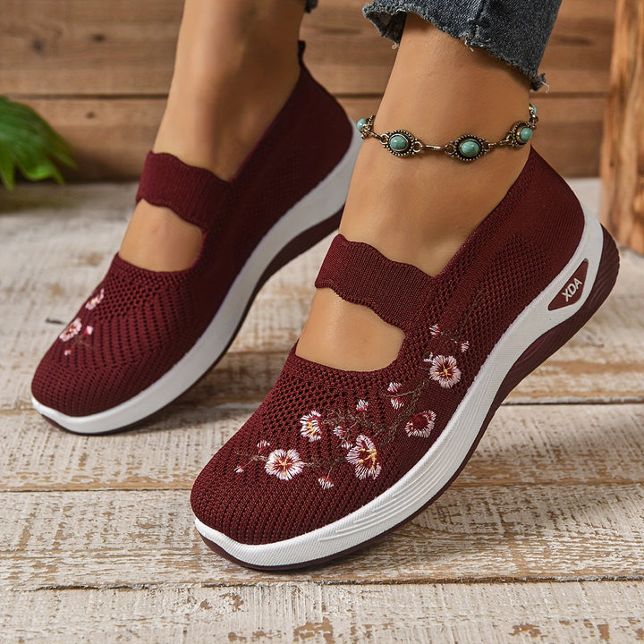 Estilosas zapatillas Mary Jane de punto florales para mujer. Calzado slip-on casual, ideal para primavera.