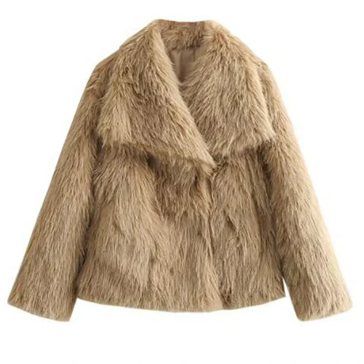 Elegante abrigo corto de mujer, diseño esponjoso y oversized, ideal para un estilo casual.
