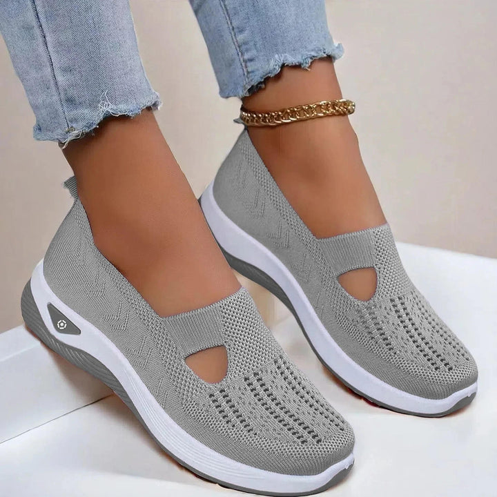 Calzado slip-on de punto perforado para mujer, transpirable y confortable. Ideal para diario.