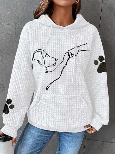 Sudadera de mujer con capucha, cálida y de estilo moderno. Máximo confort para el frío de otoño e invierno. Moda femenina.