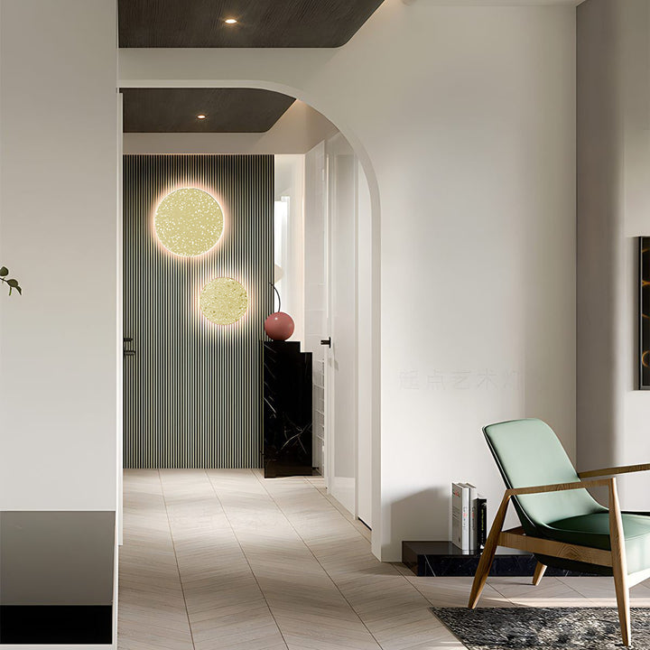 Moderno aplique de pared de terrazo, luz indirecta, ideal para dormitorios y pasillos.