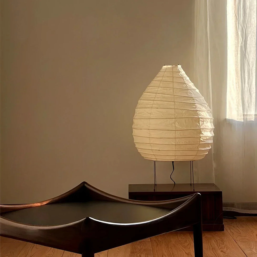 Akari 22N: Lámpara de mesa, luz LED suave para dormitorio. Diseño moderno, minimalista y Wabi Sabi.